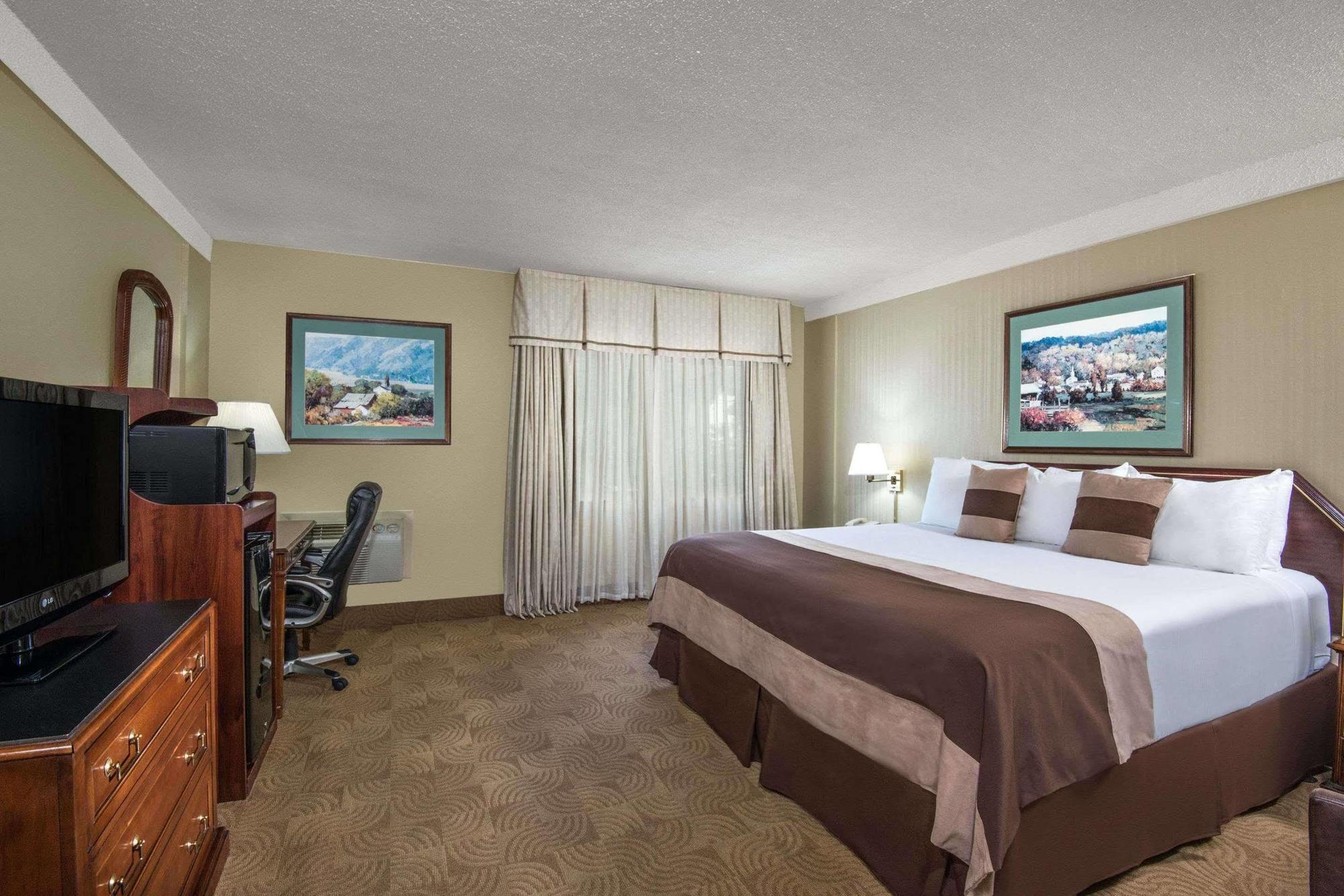 Ramada By Wyndham Denver Downtown Extérieur photo