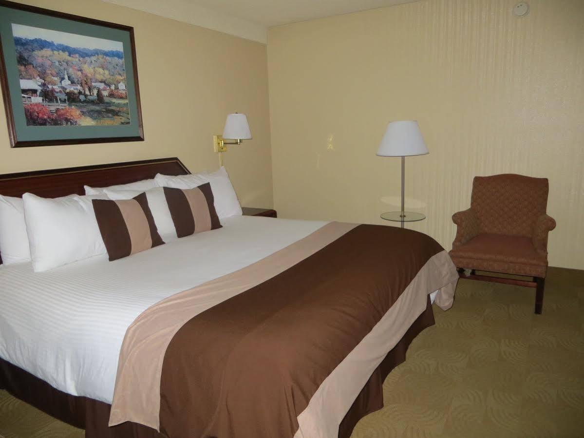 Ramada By Wyndham Denver Downtown Extérieur photo