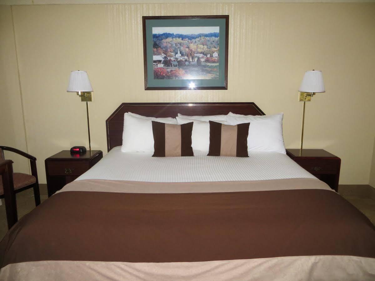 Ramada By Wyndham Denver Downtown Extérieur photo