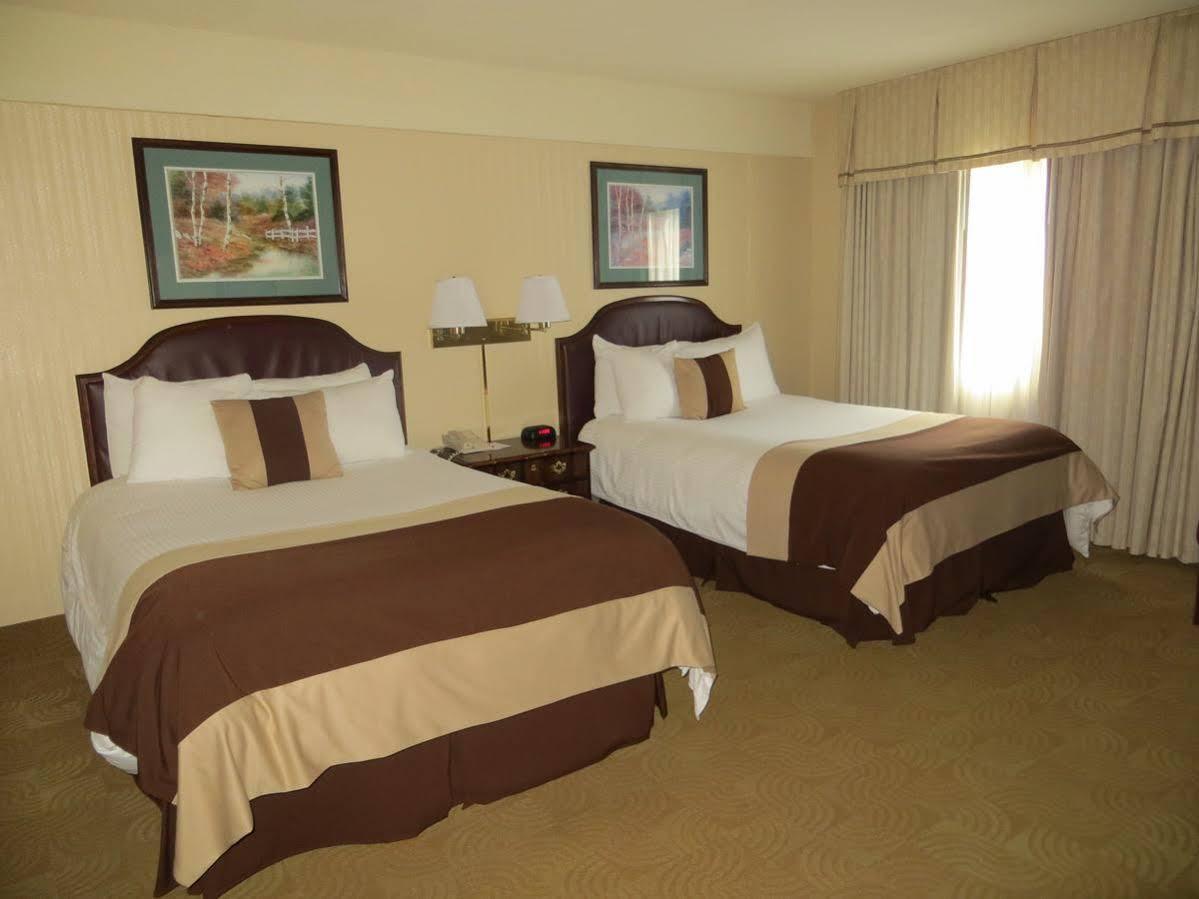 Ramada By Wyndham Denver Downtown Extérieur photo