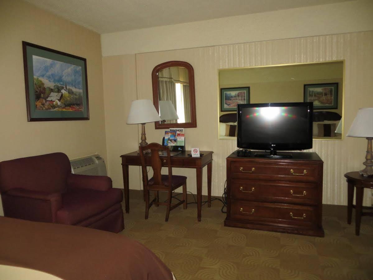 Ramada By Wyndham Denver Downtown Extérieur photo